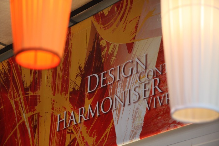 Création graphique pour décoration de magasin Design Madaule à Narbonne par l'Agence Cré Home.