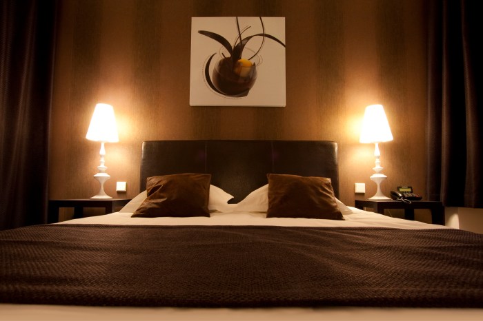 Création de toiles sur le thème de chaque chambre de l'Hôtel Kléber, selon les pâtisseries de Christophe Felder, par l'Agence Cré Home.